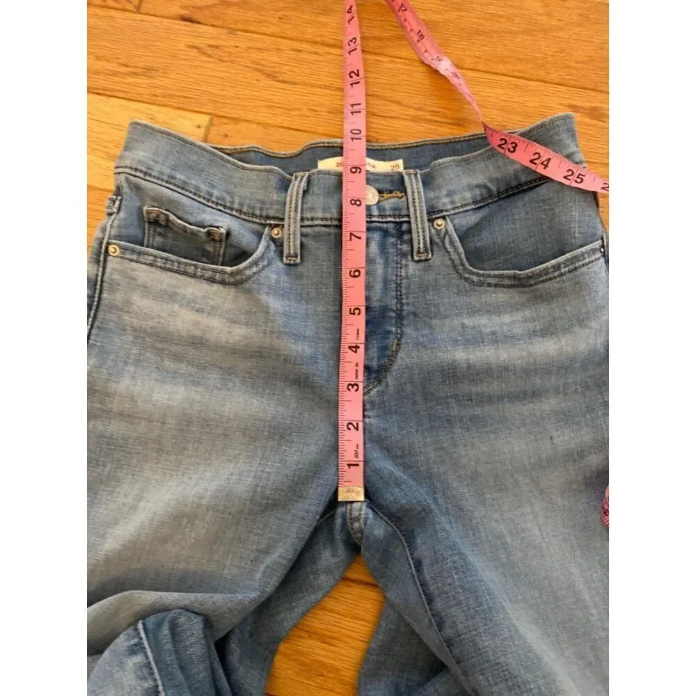 Levi's 312 Shaping Slim light wash juniors mid rise skinny jeans size 25 - Picture 8 of 9